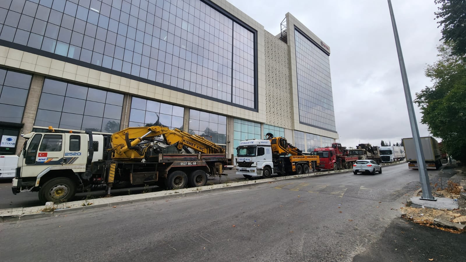 Mobil Vinç Merkezde Tamir Onarım Bakım Servisi | AYES Hidrolik Makina 