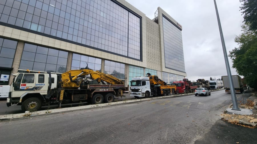 Merkezde Mobil Vinç Tamir Onarım Bakım Servisi 06 | AYES Hidrolik