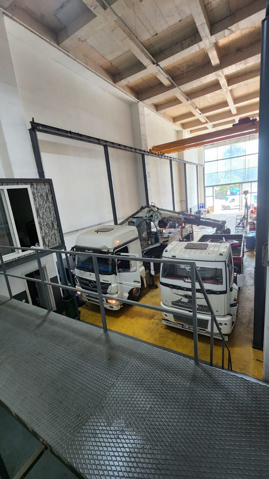 Mobil Vinç Merkezimizde Tamir Onarım Bakım Servisi | AYES Hidrolik Makina 