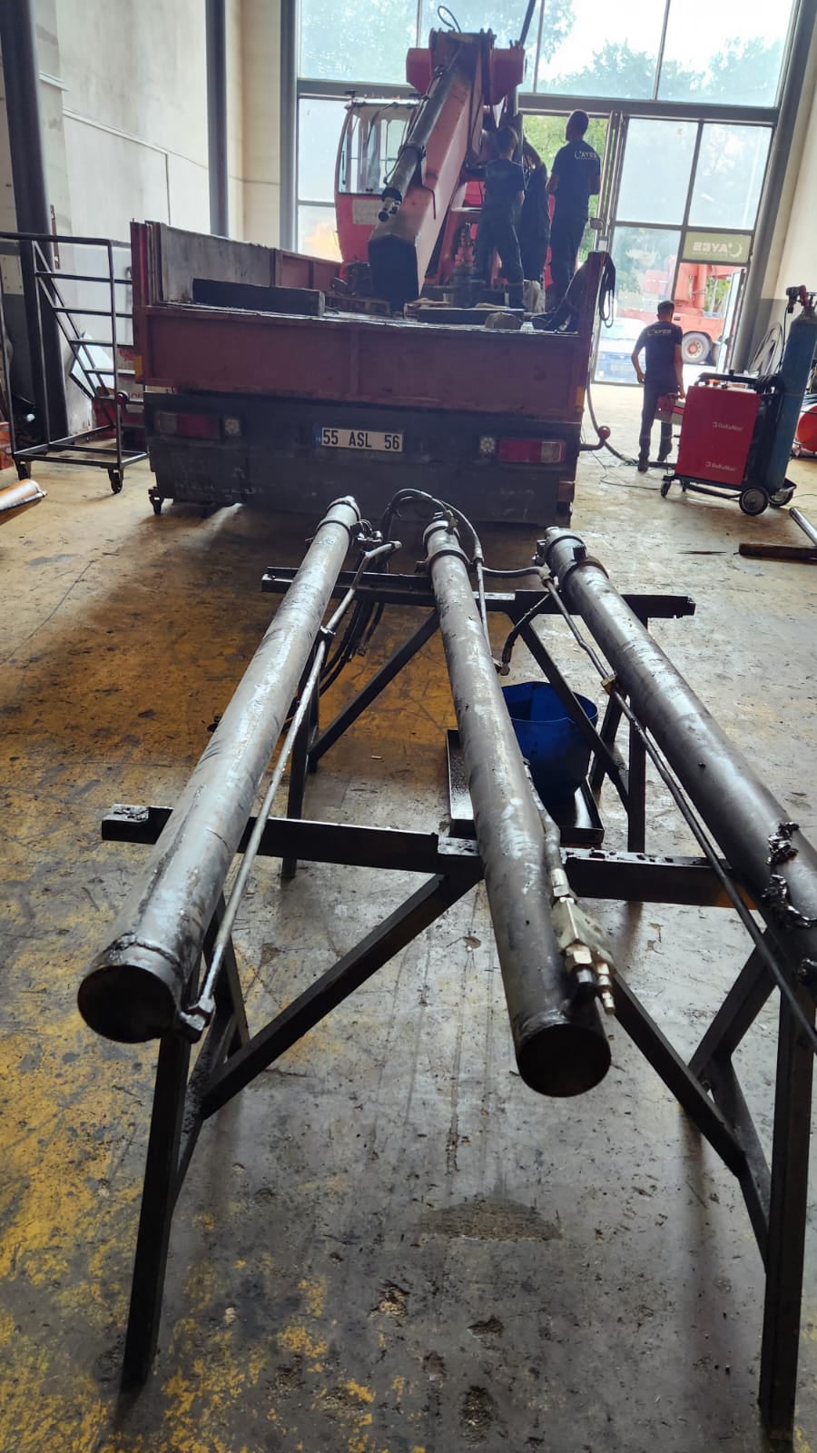 Merkezde Mobil Vinç Tamir Onarım Bakım Servisi 01 | AYES Hidrolik