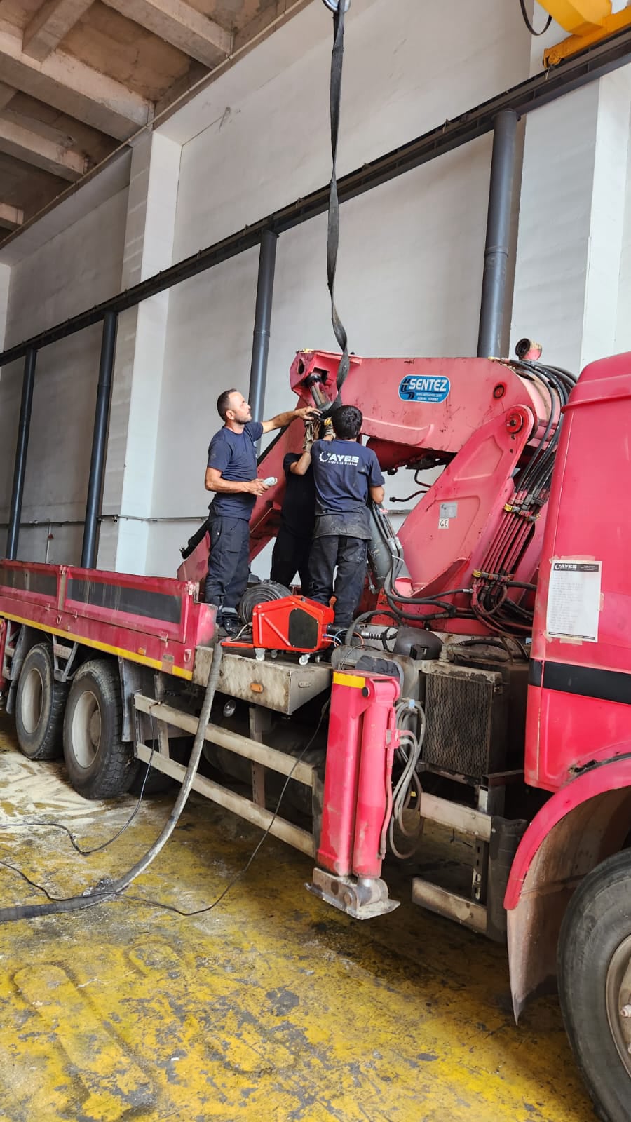 Mobil Vinç Merkezde Tamir Onarım Bakım Servisi | AYES Hidrolik Makina 