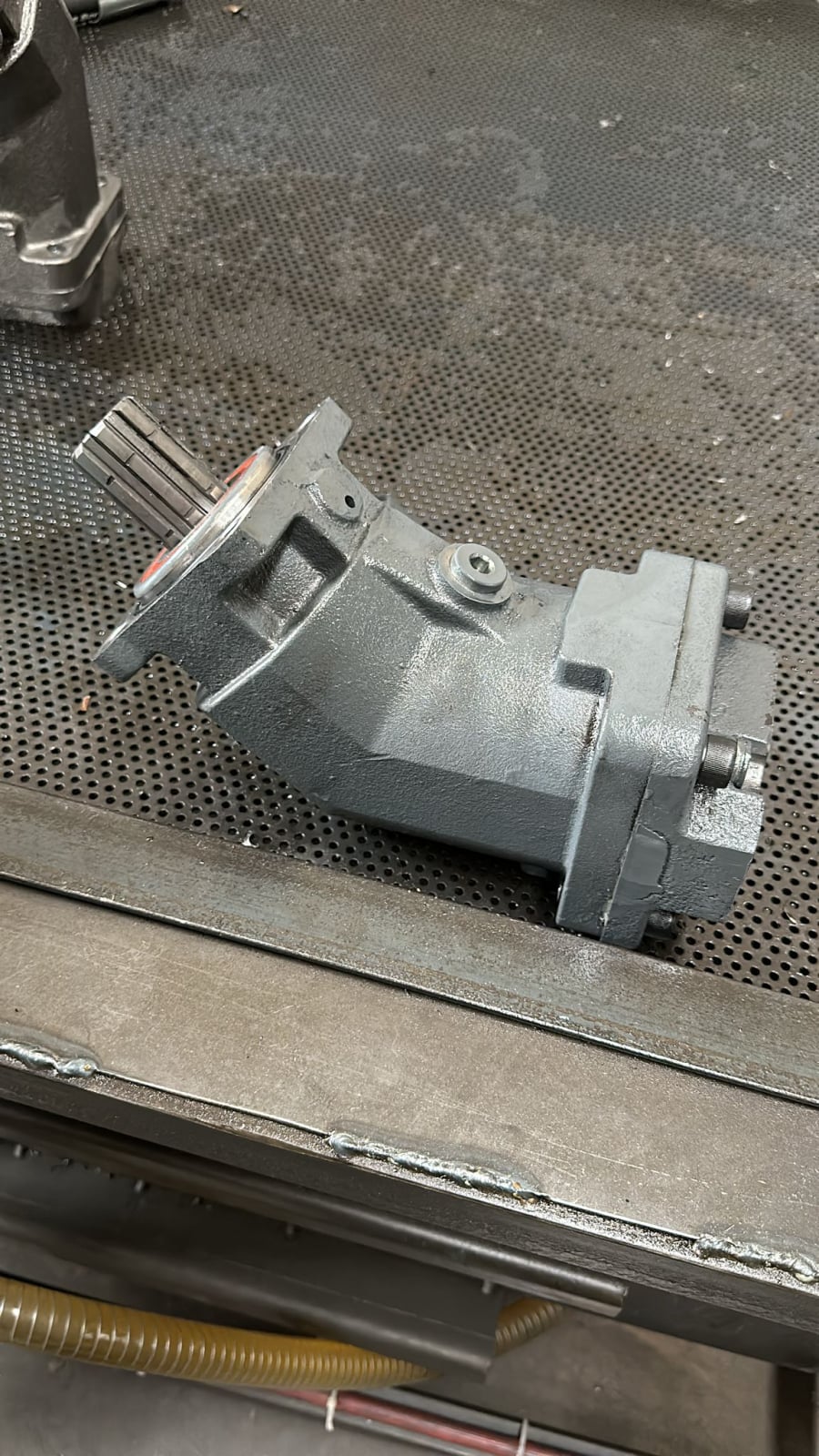 Mobil Vinç Yedek Parça İmalatı Üretimi 01 | AYES Hidrolik