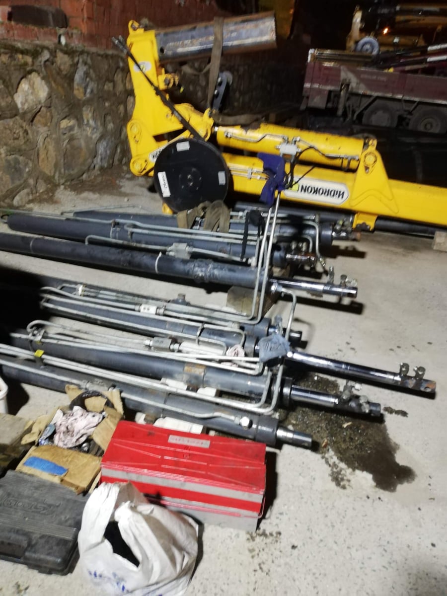 Yerinde Mobil Vinç Tamir Onarım Bakım Servisi 12 | AYES Hidrolik