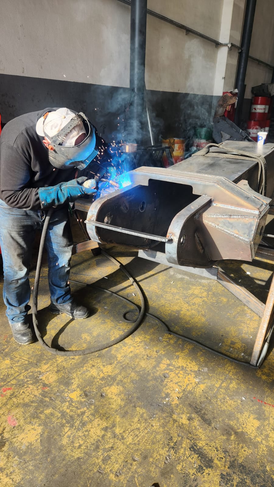 Mobil Vinç İmalatı | Projeye Özel Mühendislik Çözümleri | Tel: 0(537) 923 00 89 | AYES Hidrolik Makina